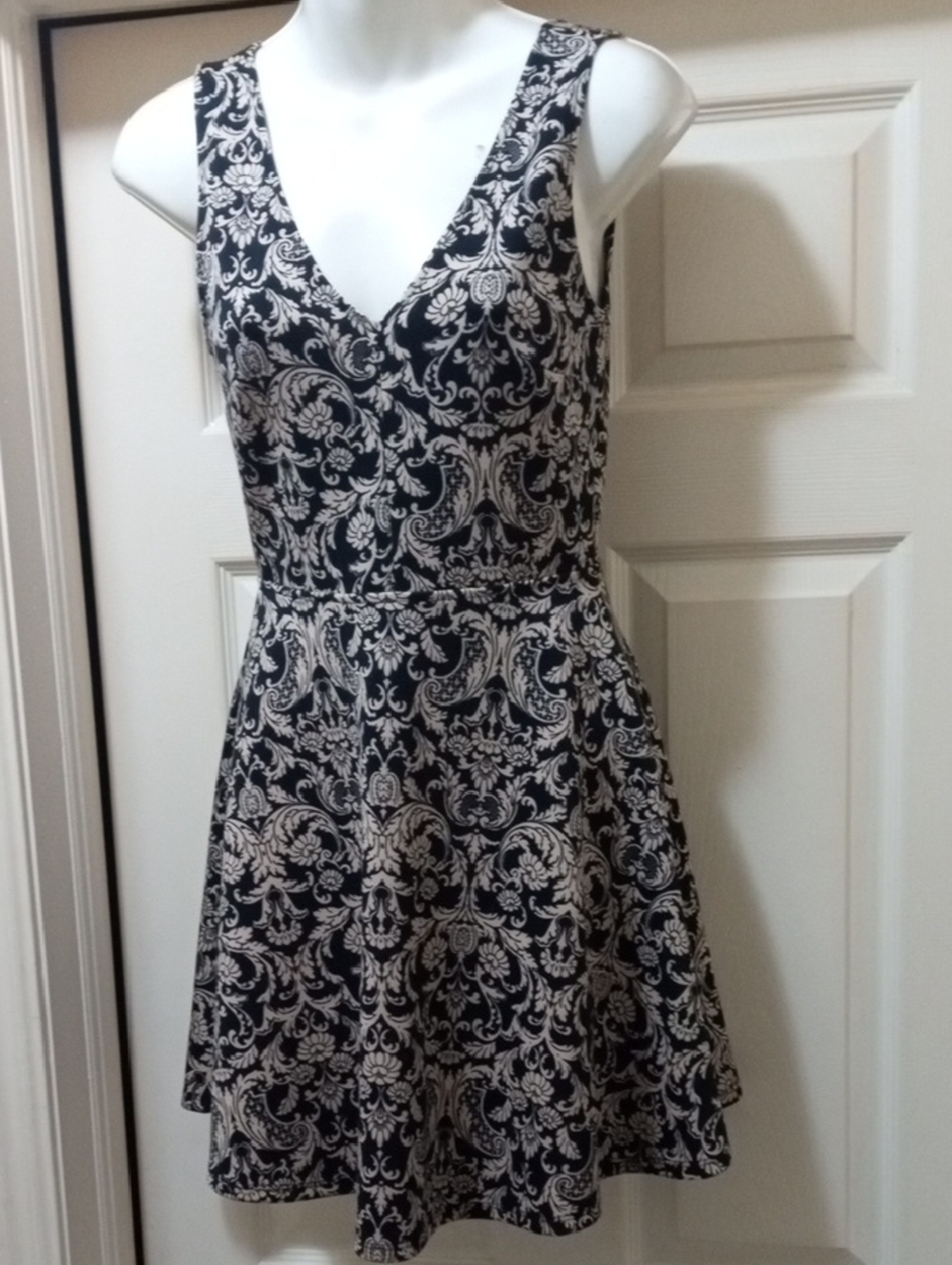 Forever 21 Black & White Damask V-Neck Fit-and-Flare Mini Dress